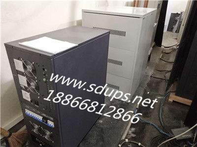 UPS���g���Դ